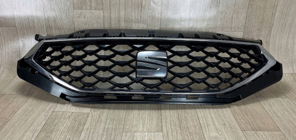 SEAT LEON IV 4 5FA grill atrapa silnika emblemat chrom 5FA853651E