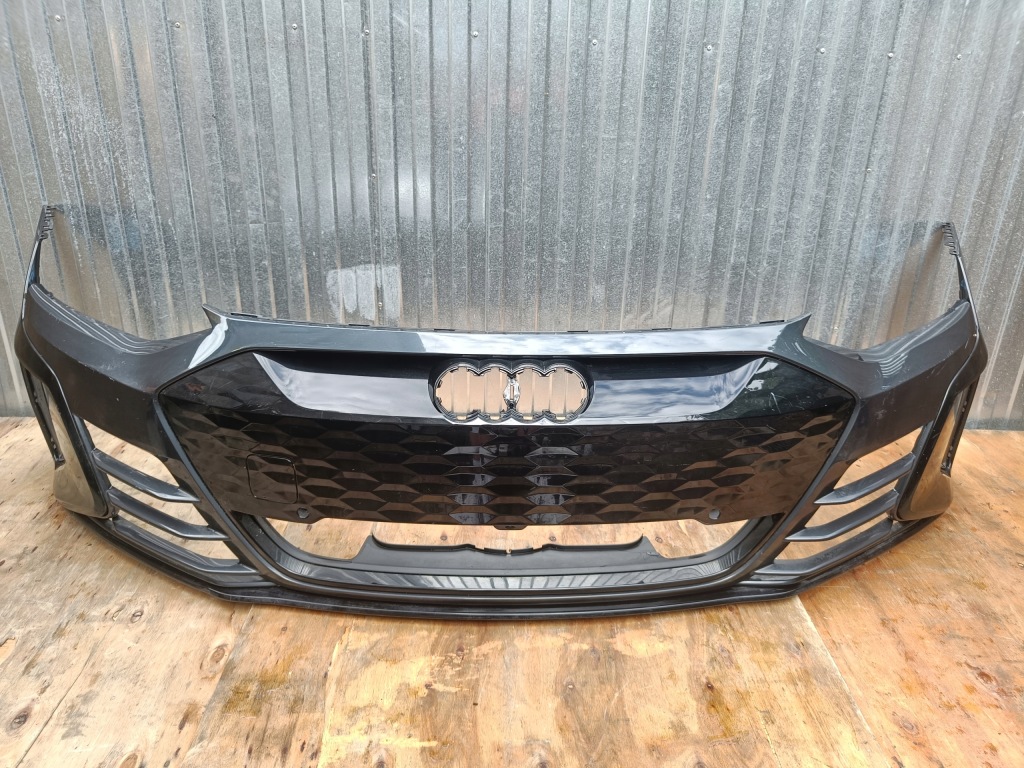 AUDI E-TRON RS GT 4J3 zderzak przód przedni 4J3807221