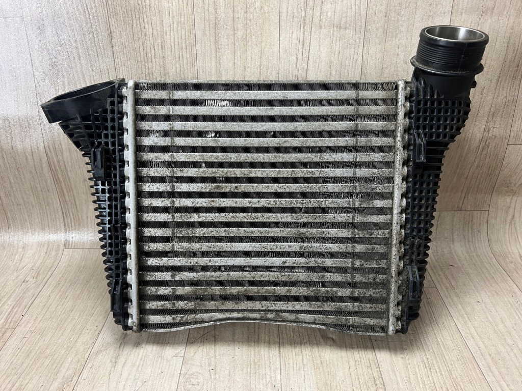 PORSCHE MACAN 95B intercooler chłodnica powietrza 95B145803G