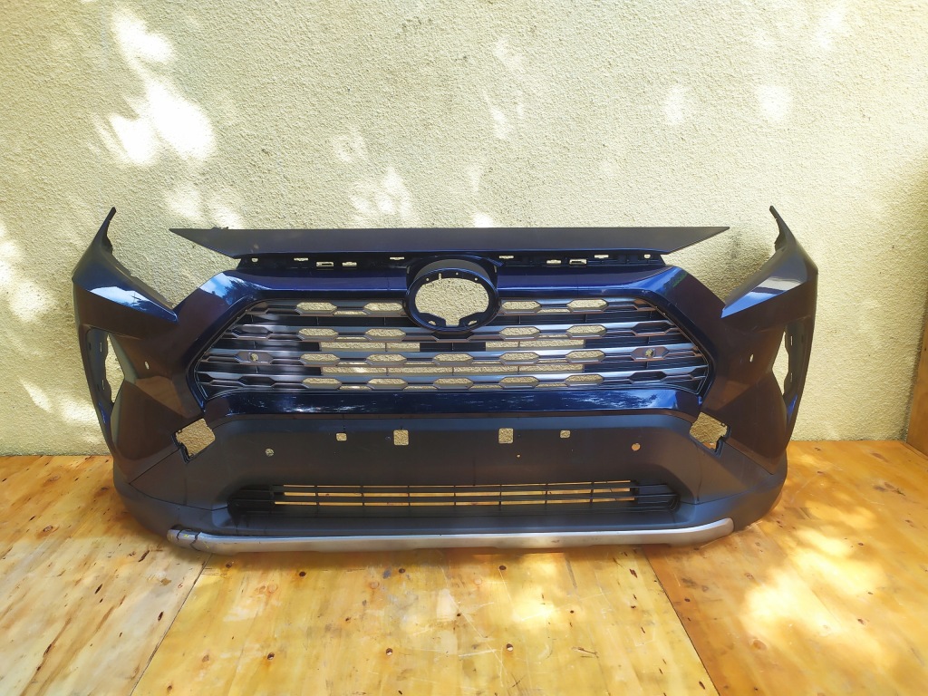TOYOTA RAV4 V zderzak przód przedni 53113-42110 + kratka POD PDC