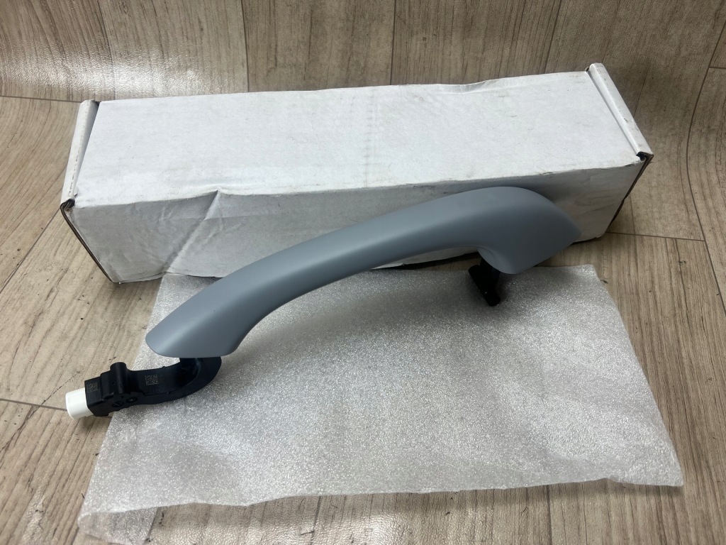 PORSCHE MACAN 95B klamka drzwi prawa 95B837206D