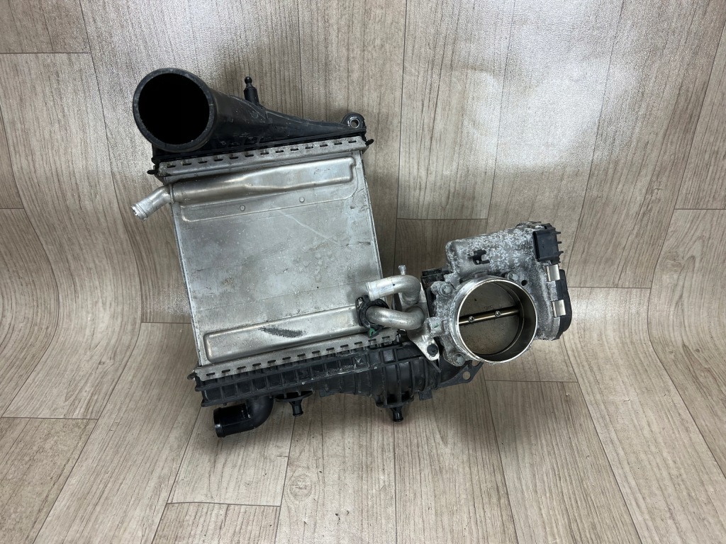 MERCEDES 177 intercooler chłodnica powietrza prawa+przepustnica A1770901801