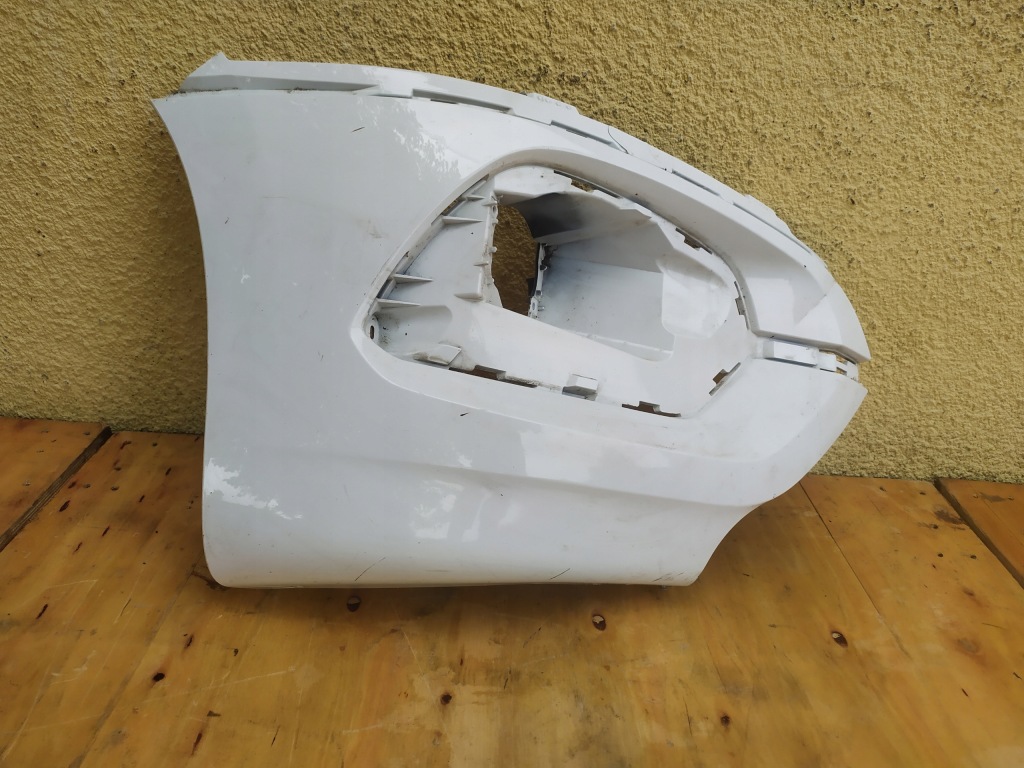 OPEL COMBO E narożnik boczek zderzaka przód przedni prawy 9818198577