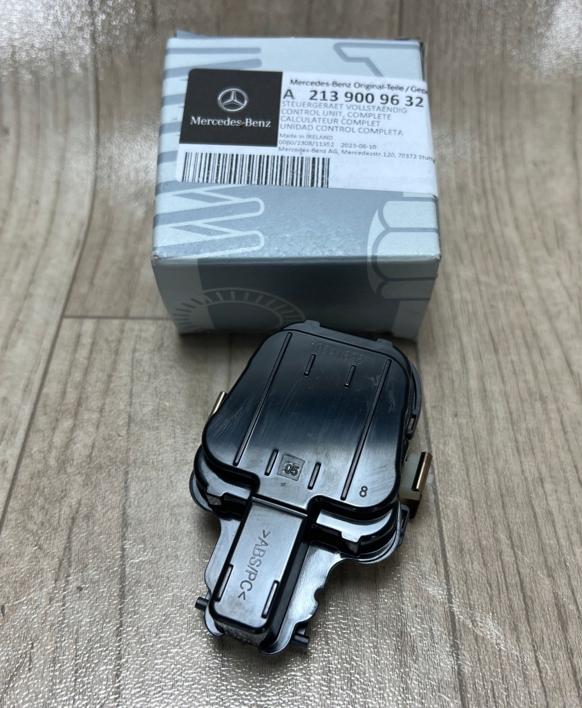 MERCEDES E-KLASA W213 czujnik sensor deszczu A2139009632