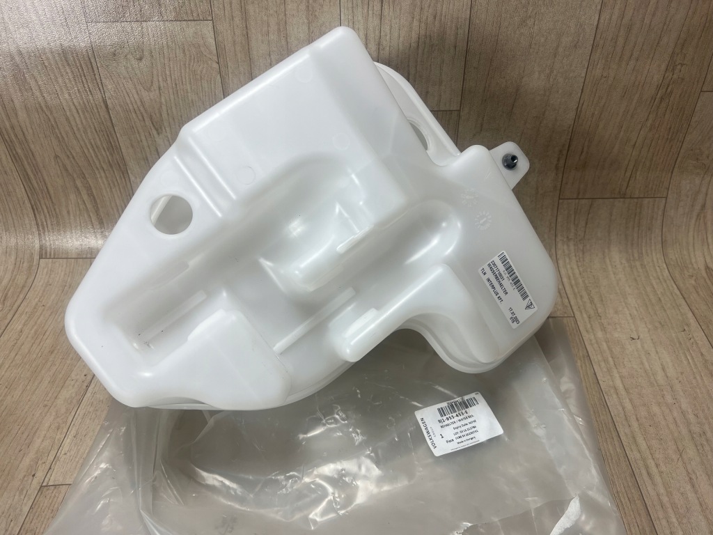 PORSCHE TAYCAN 9J 9J1 zbiornik zbiorniczek spryskiwaczy 9J1955453E
