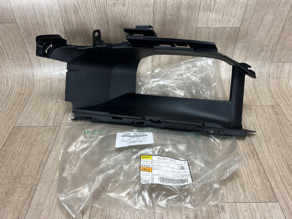 PORSCHE CAYENNE III 3 9Y 9Y0 kierownica wlotu powietrza prawa 9Y0807162D