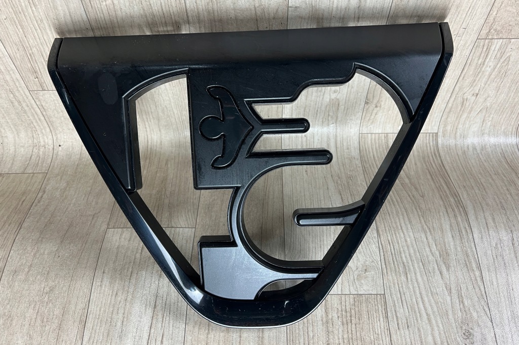 ALFA ROMEO JUNIOR grill atrapa chłodnicy 156174207