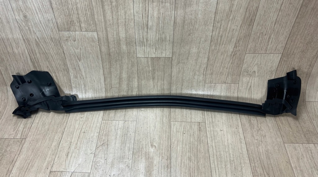 PORSCHE TAYCAN 9J 9J1 uszczelka drzwi tył tylny lewa 9J1839871