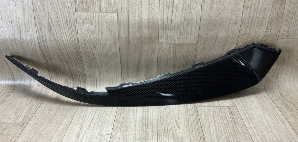 PORSCHE TAYCAN 9Y 9Y1 dokładka spojler zderzaka przód prawa 9J1807820B