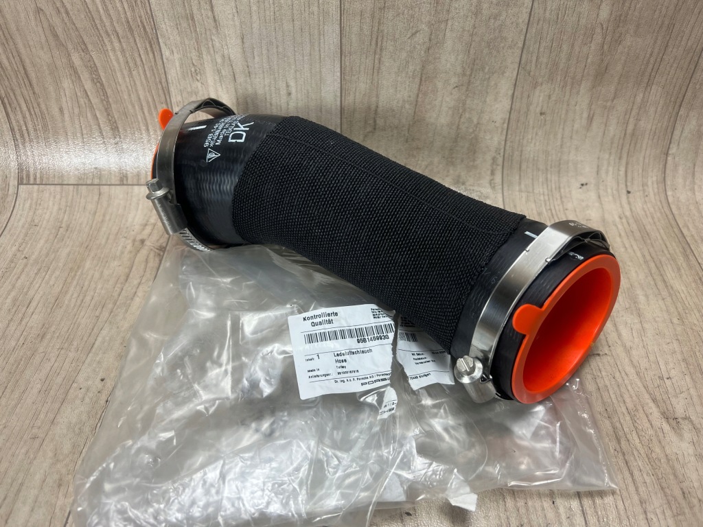 PORSCHE MACAN S GTS TURBO 95B rura przewód powietrza intercooler 95B145993G
