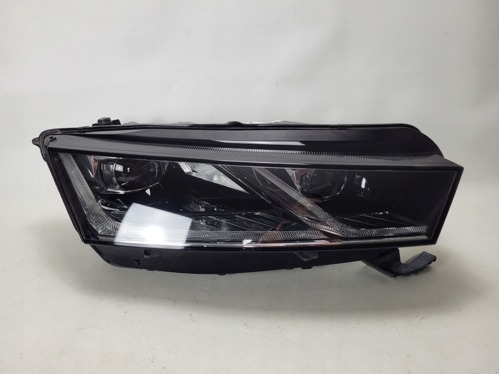 SKODA OCTAVIA IV 4 5E4 lampa FULL LED przód przednia prawa 5E4941016A