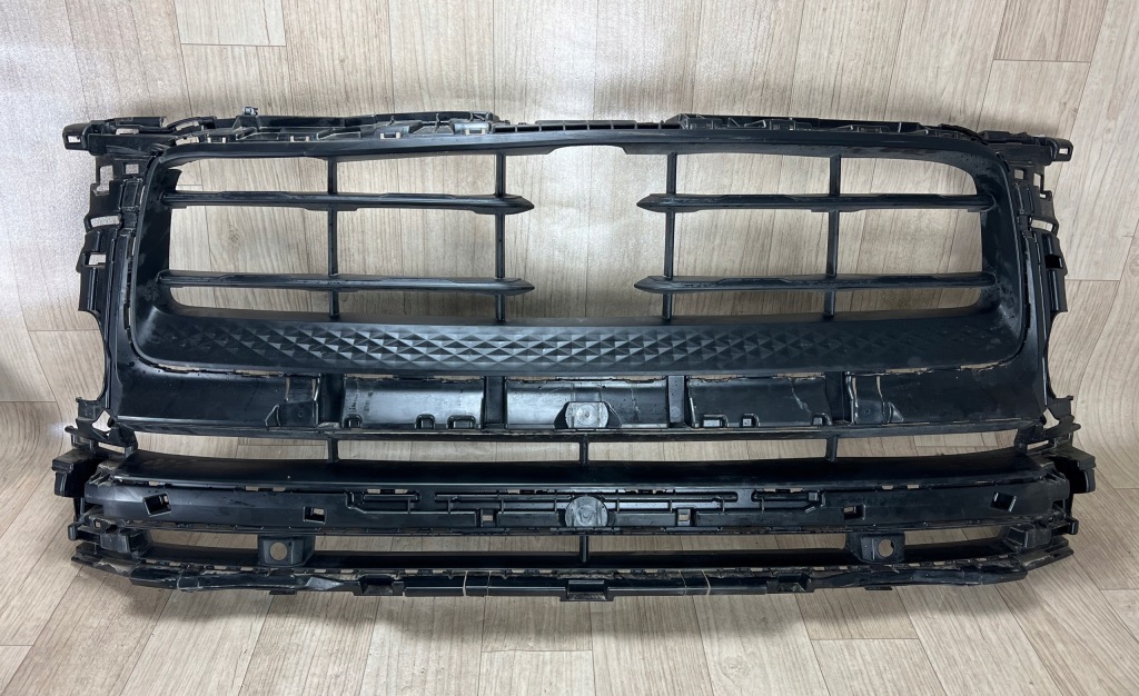 PORSCHE MACAN GTS 95B LIFT atrapa silnika 95B807638CE