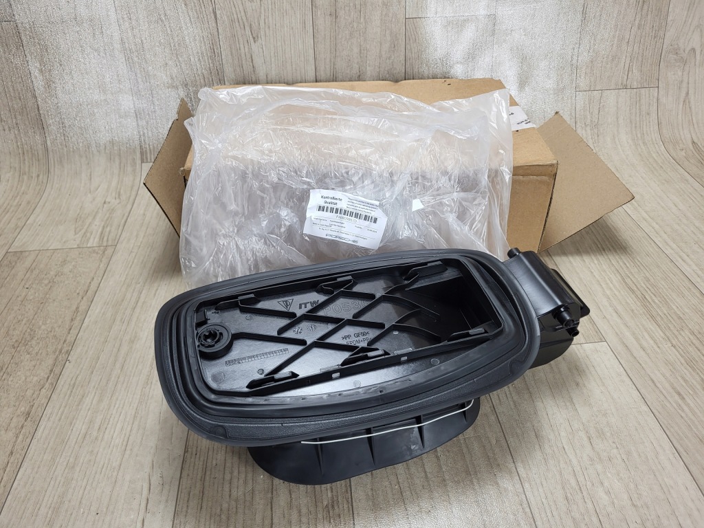 PORSCHE CAYENNE III 3 9Y 9Y0 klapka wlewu paliwa 9Y0809857