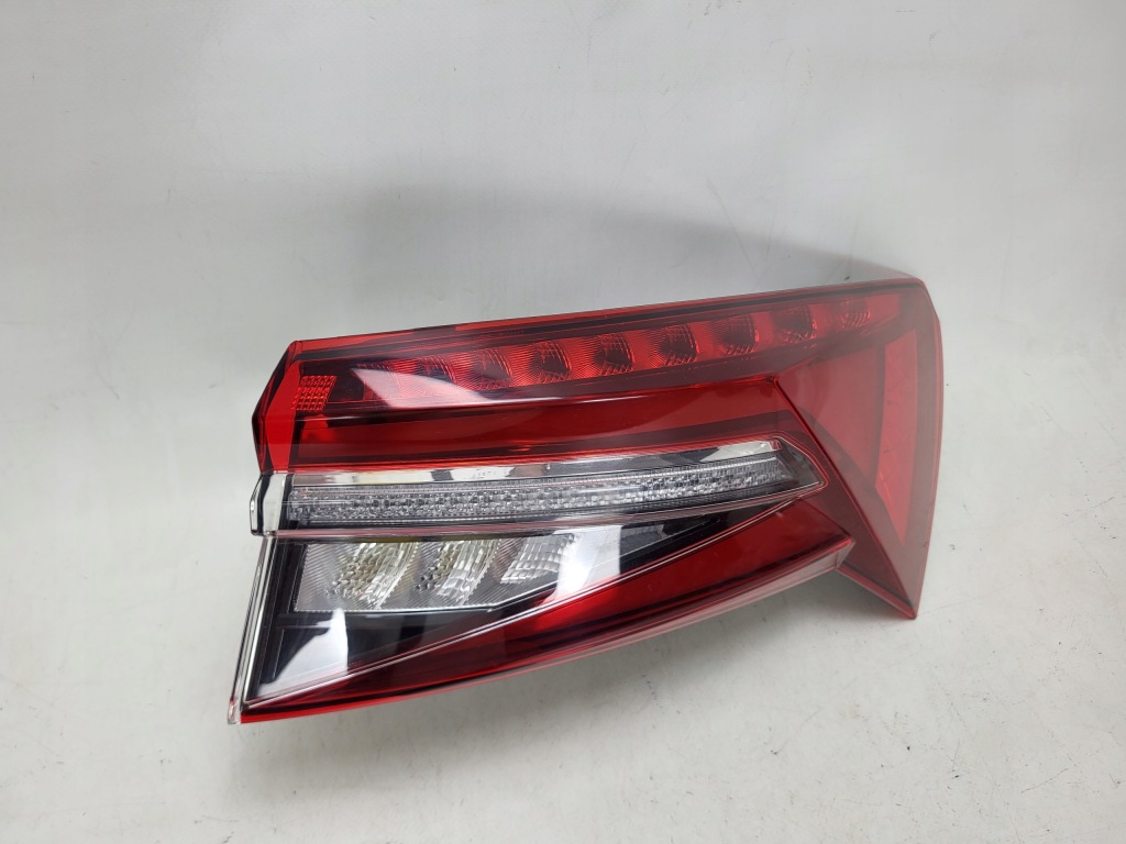 SKODA KODIAQ 565 lampa LED HIGH tył tylna prawa 565945208B