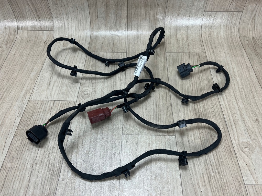 AUDI Q8 4M 4M8 wiązka zderzaka przód przednia 4M8971095CP
