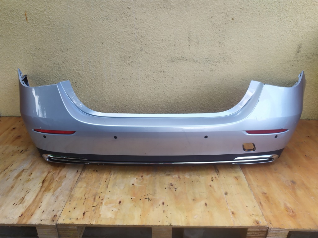 MERCEDES E-KLASA W214 SEDAN zderzak tył tylny + dyfuzor PDC