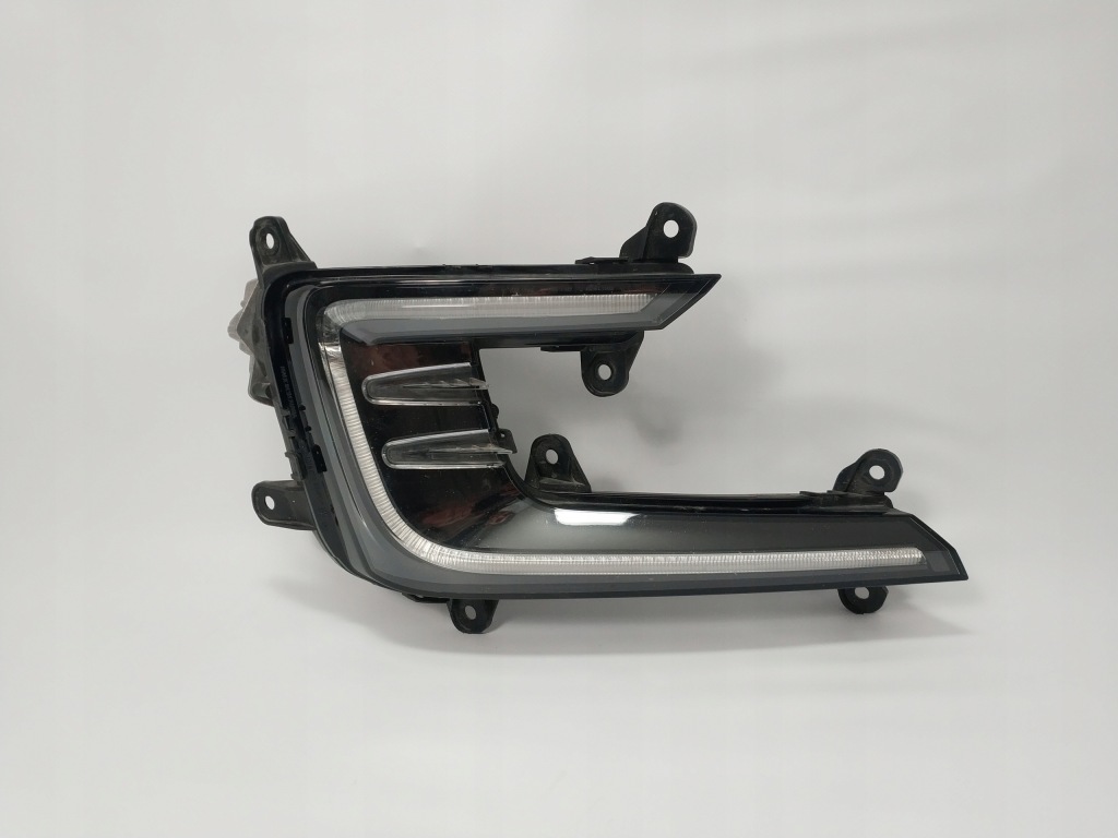 VW PASSAT B8 halogen lampa LED DRL przód prawy.