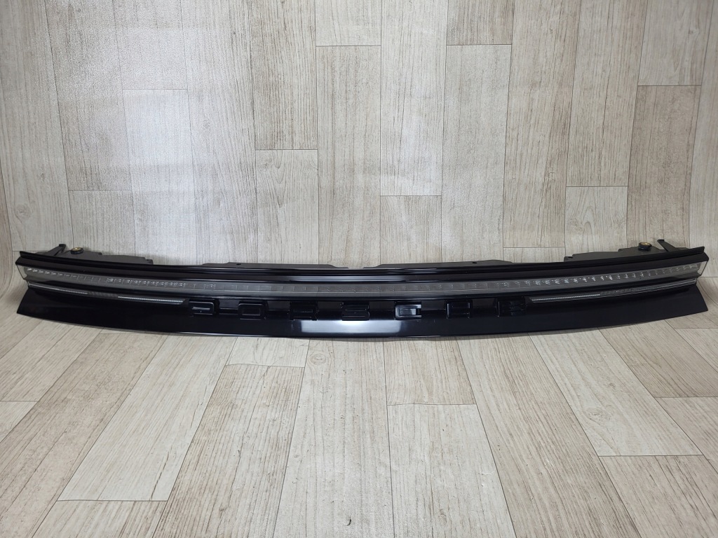 PORSCHE PANAMERA 976 lampa blenda LED tył tylna w klapę 976945207BQ