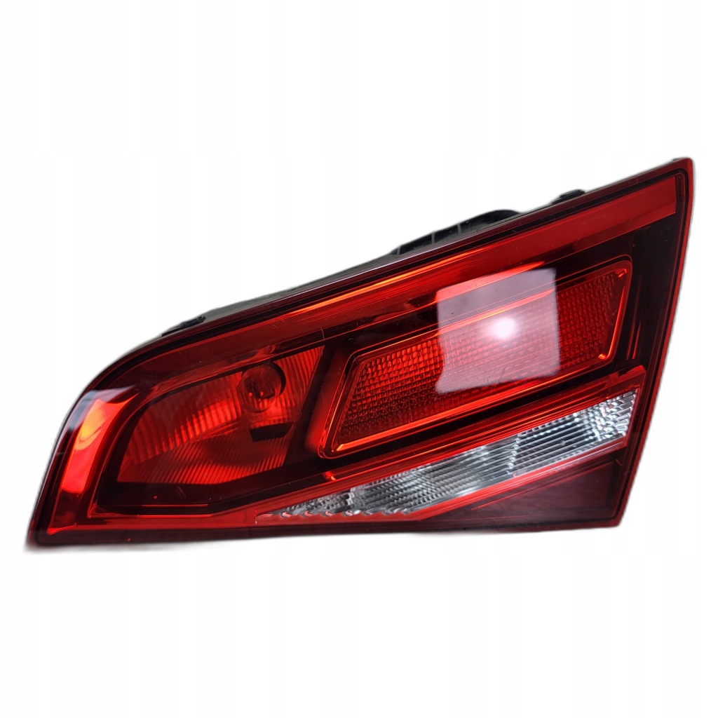 AUDI A3 8V4 LIFT SPORTBACK lampa w klapę tył tylna prawa 8V4945076
