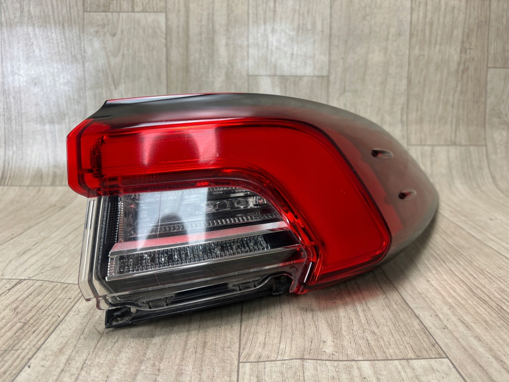 TOYOTA COROLLA E21 E210 SEDAN lampa LED tył tylna prawa 81550-02D21