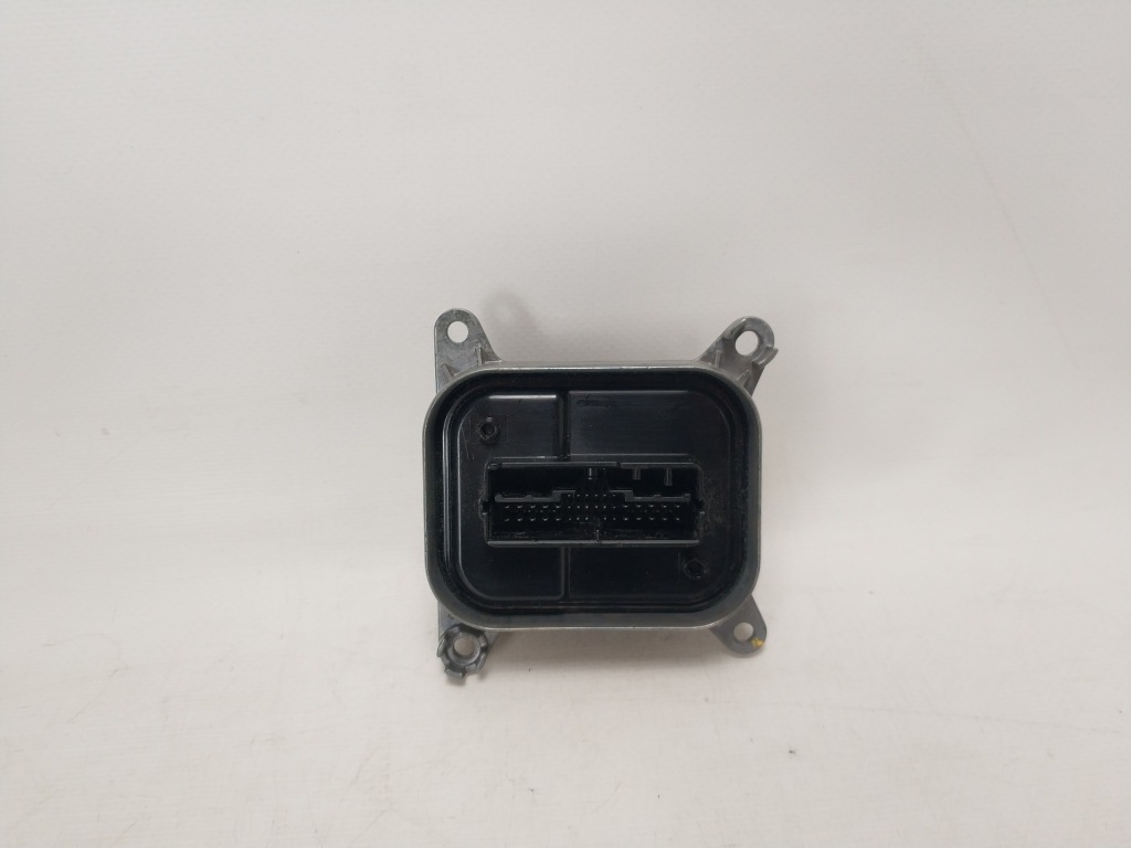 TESLA Y 3 moduł LED przetwornica P1532925-02-C