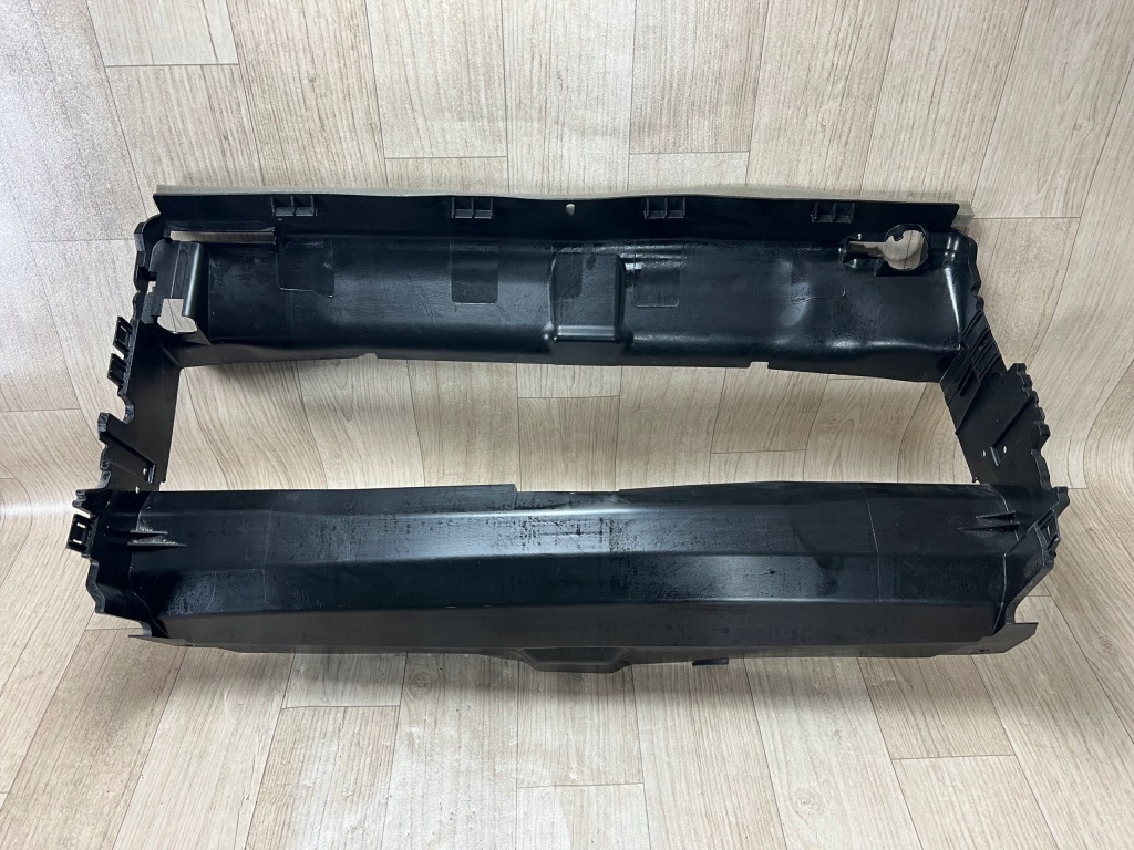 PORSCHE MACAN 95B kierownica prowadnica powietrza 95B121707Y
