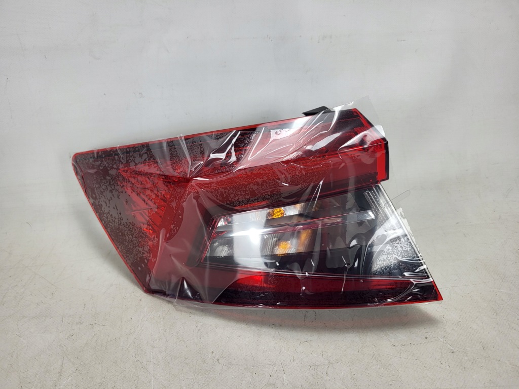SKODA KAROQ 57A lampa LED tył tylna lewa 57A945207