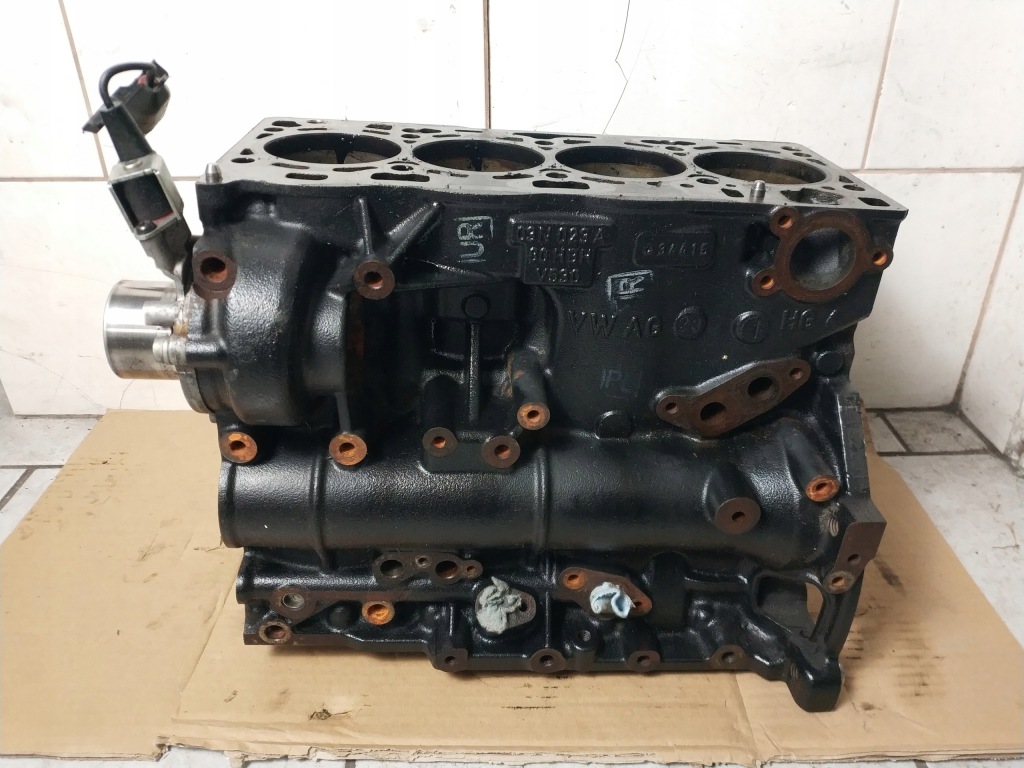 AUDI A4 B9 2.0 TDI DETA blok silnika