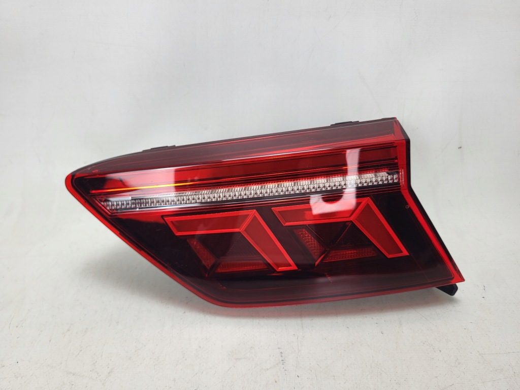 VW TIGUAN II 2 LIFT 5N 5NA lampa LED w klapę tył tylna prawa 5NA945308H