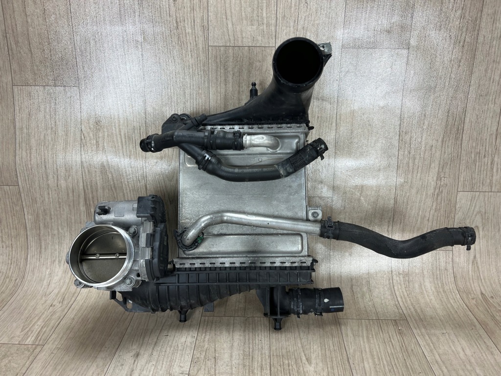 MERCEDES 177 intercooler chłodnica powietrza lewa+przepustnica