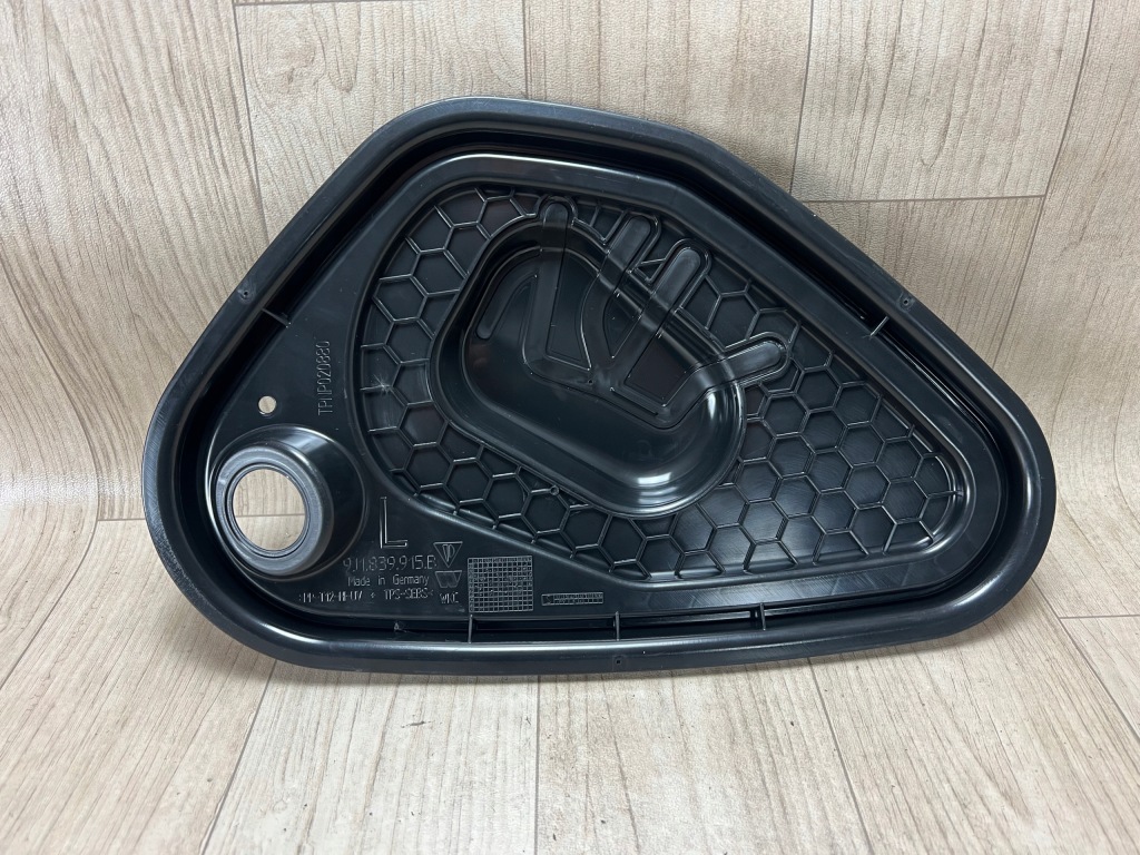 PORSCHE TAYCAN 9J 9J1 osłona wnętrza drzwi tył tylny lewa 9J1839915B