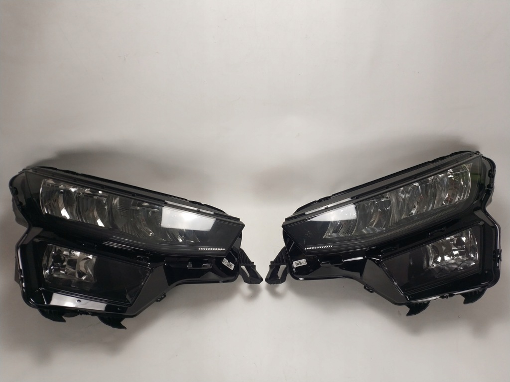 SKODA KODIAQ LIFT lampy przód LED KOMPLET