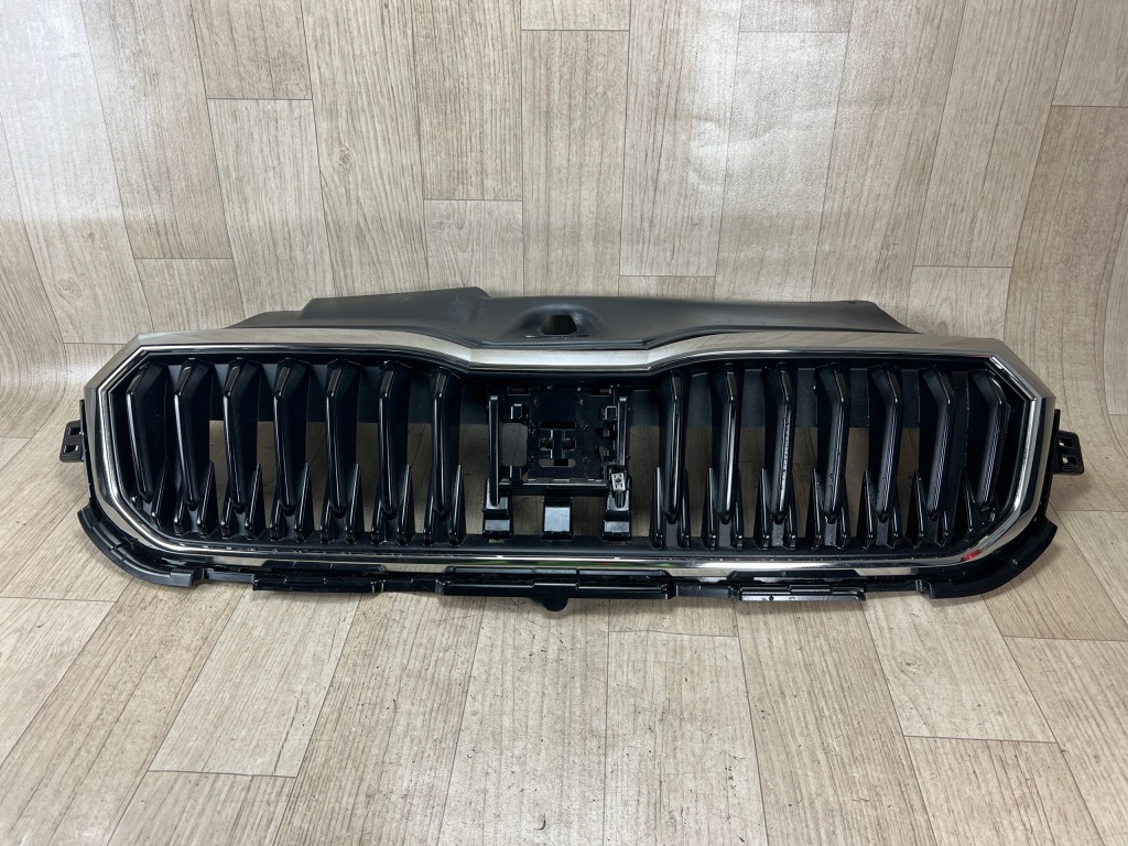 SKODA SCALA LIFT 657 grill atrapa 657853653B