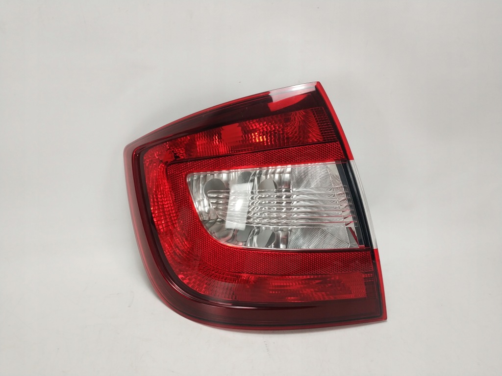 SKODA RAPID LIFT 5JH lampa tył tylna lewa 5JH945095
