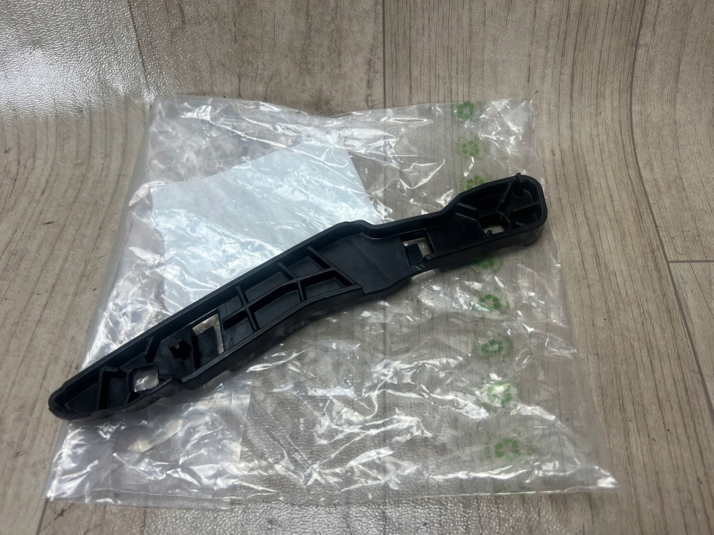 MERCEDES GLB W247 ślizg mocowanie prowadnica zderzaka przód A2478857400