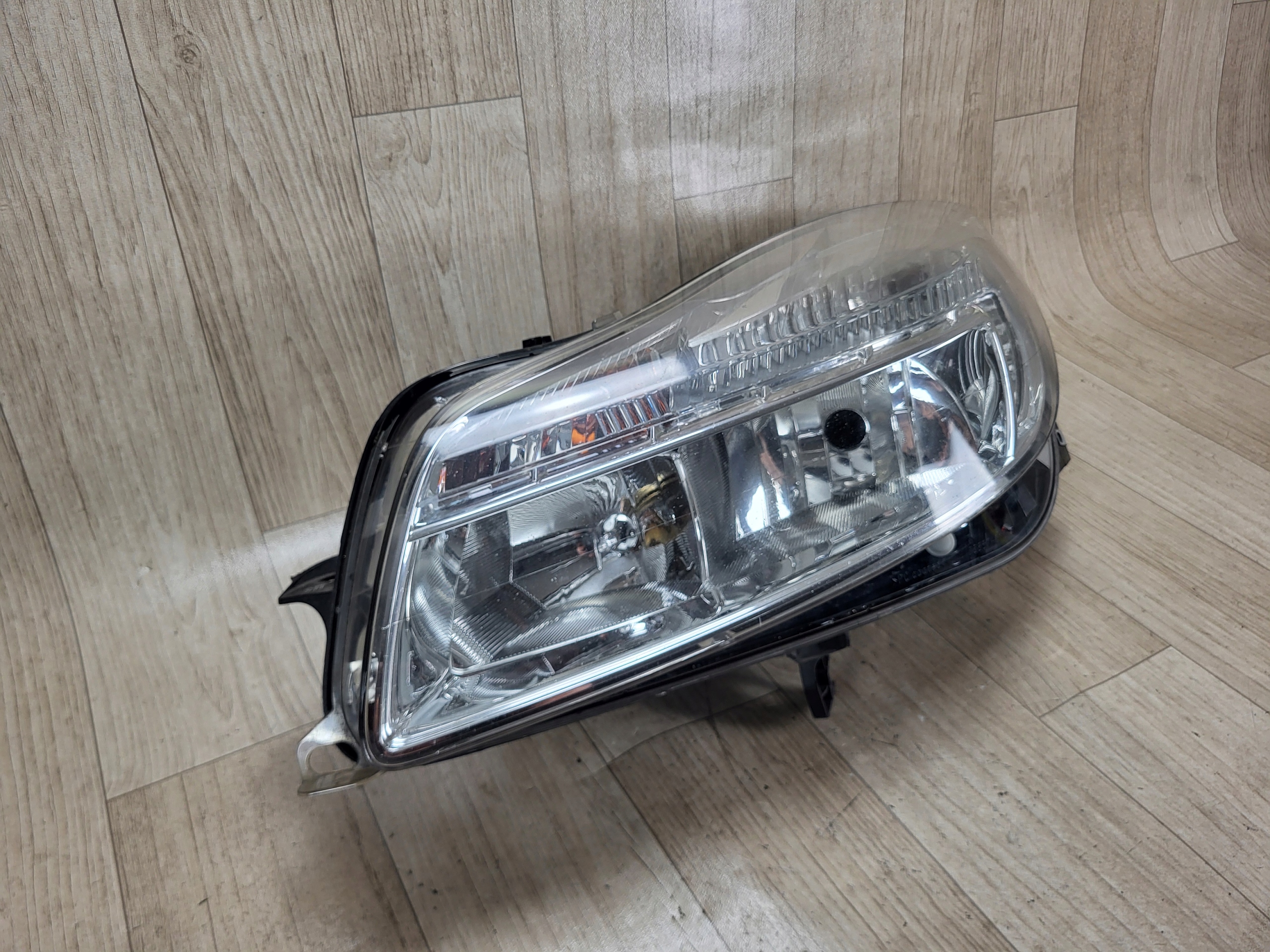 OPEL INSIGNIA A lampa przód przednia lewa 13226782