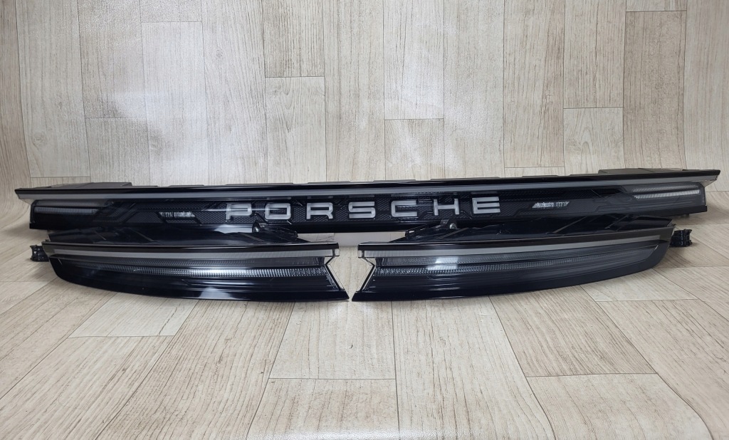 PORSCHE TAYCAN 9J1 lampa LED blenda tył tylna prawa lewa KOMPLET