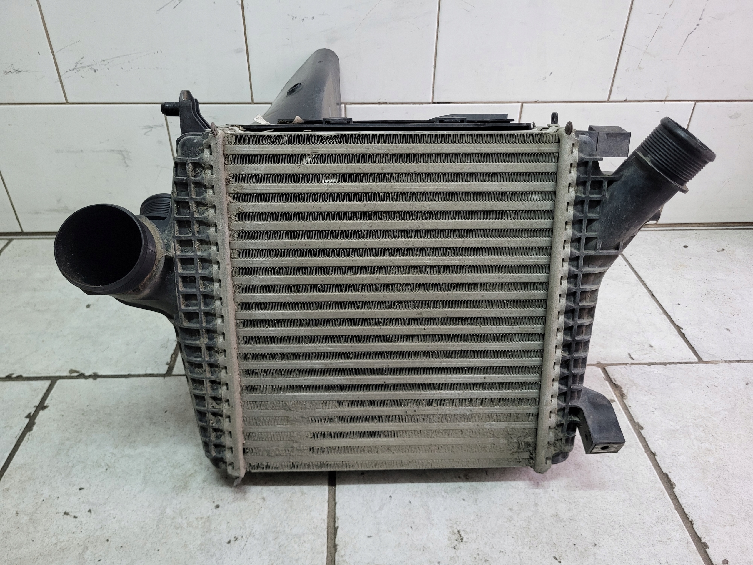 AUDI Q7 Q8 4M 4M0 intercooler chłodnica powietrza 4M0145804BR
