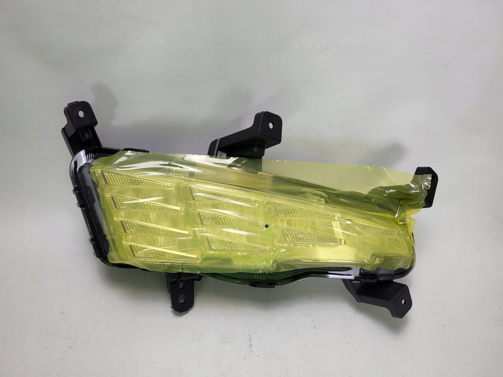 HYUNDAI I30 III 3 LIFT halogen LED DRL przód prawy 92208G4600