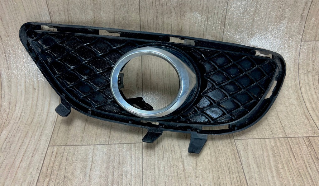 MERCEDES CLS W218 kratka zderzaka przód przednia prawa A2188850923