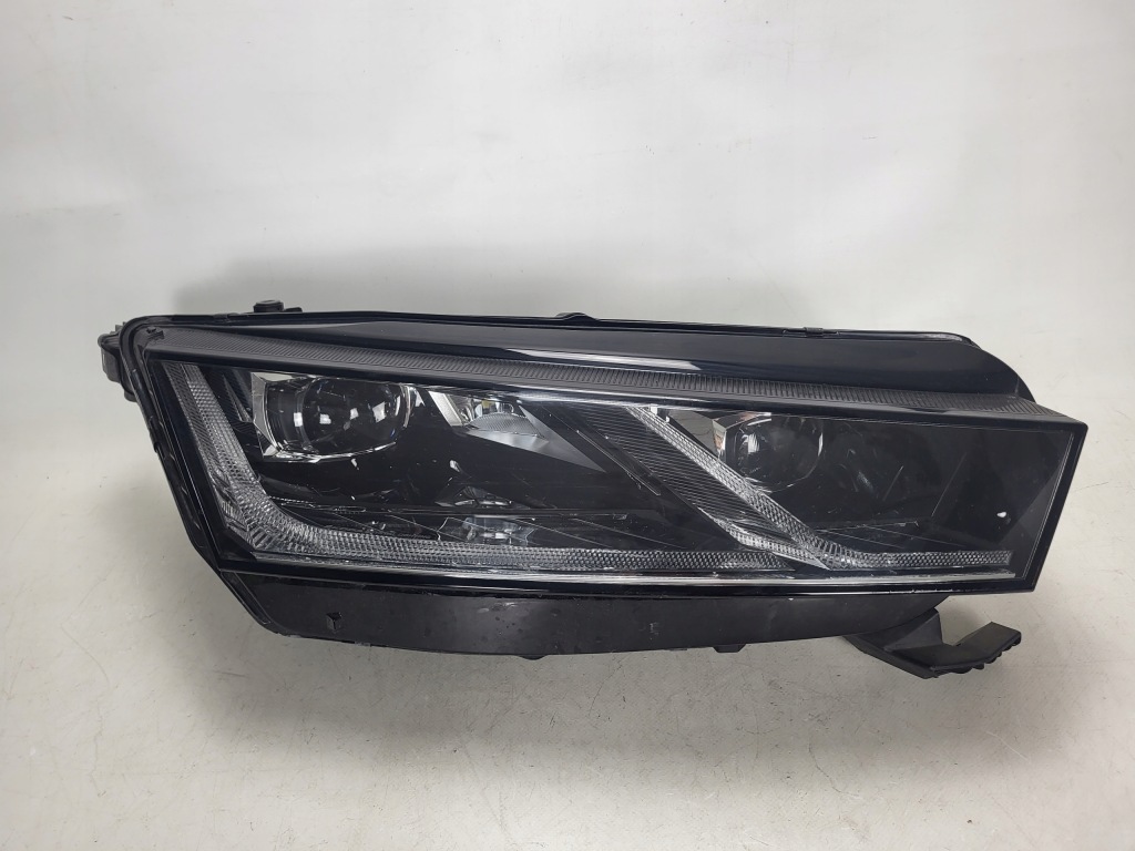 SKODA OCTAVIA IV 4 5E4 lampa FULL LED przód przednia prawa 5E4941016A