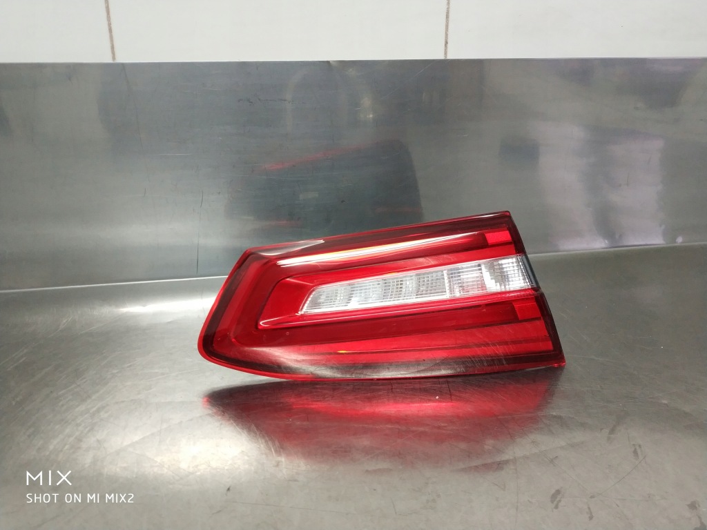 FORD FOCUS MK4 SEDAN lampa LED w klapę tylna prawa