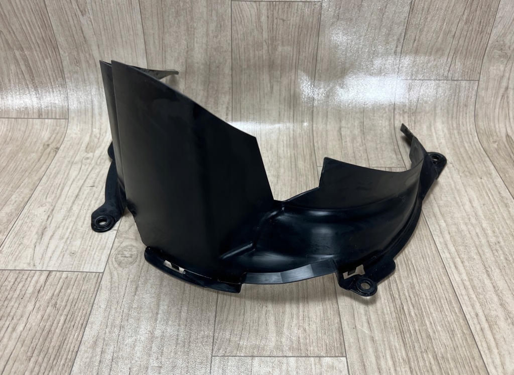 PORSCHE TAYCAN 9J 9J1 kierownica wlotu powietrza lewa 9J1121673A