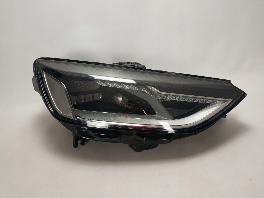 AUDI A4 B9 LIFT lampa FULL LED przód prawa EU.K-ce