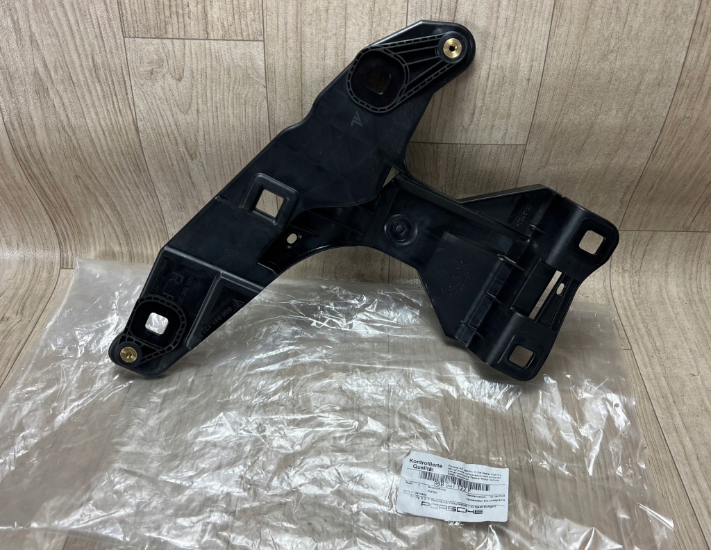 PORSCHE MACAN 95B LIFT podstawa reflektora przód przednia prawa 95B941122F