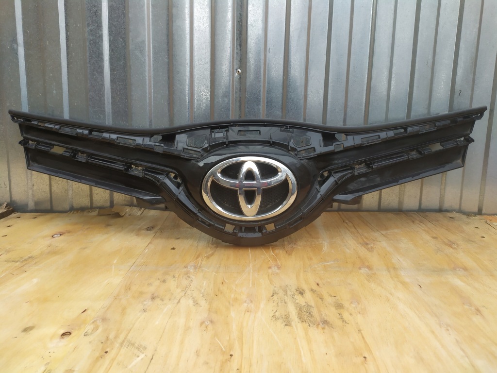 TOYOTA YARIS III 3 LIFT grill atrapa silnika emblemat 53101-0D650
