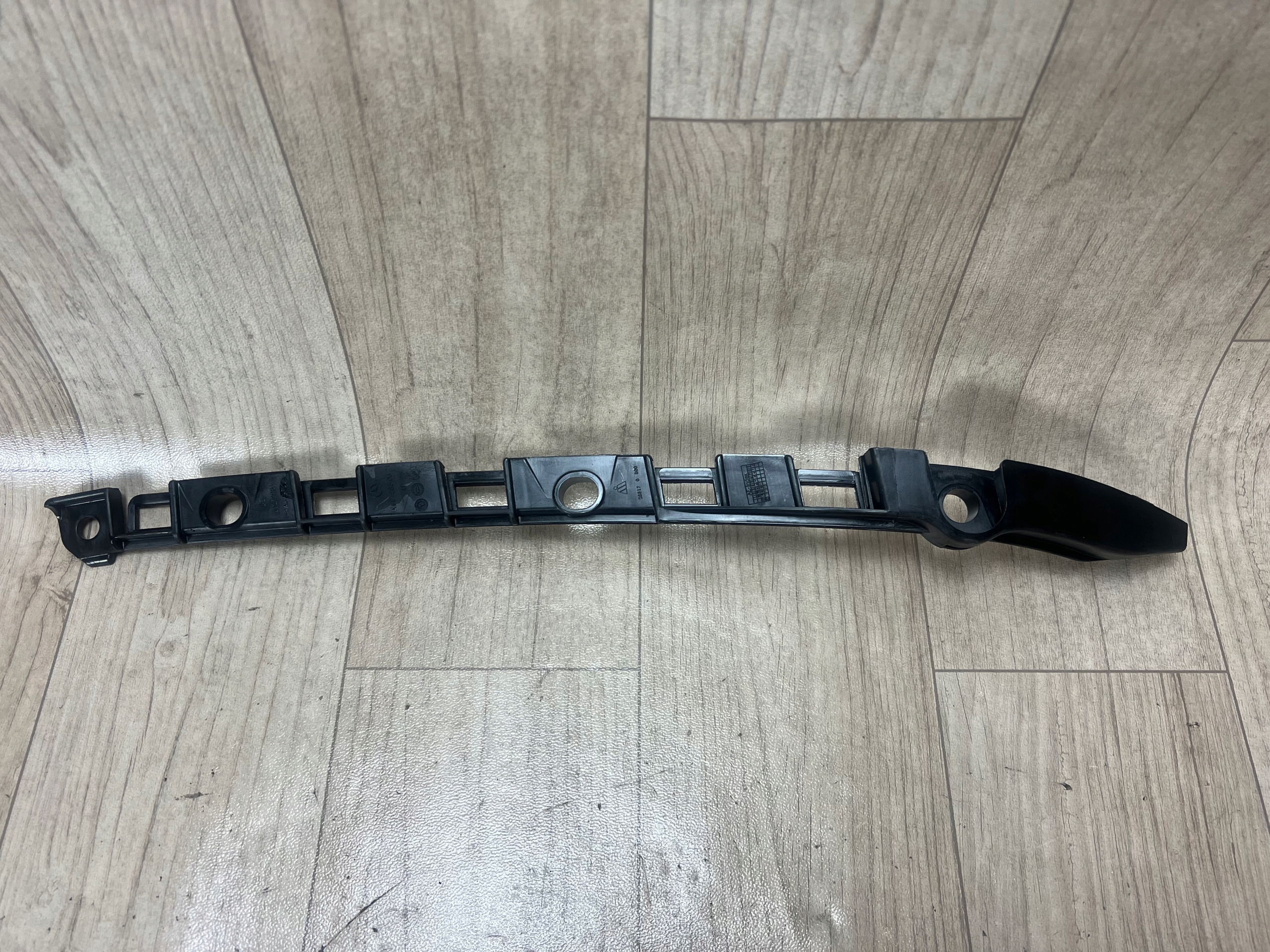MERCEDES CLA W117 ślizg mocowanie zderzaka tył tylny lewy A1178850321