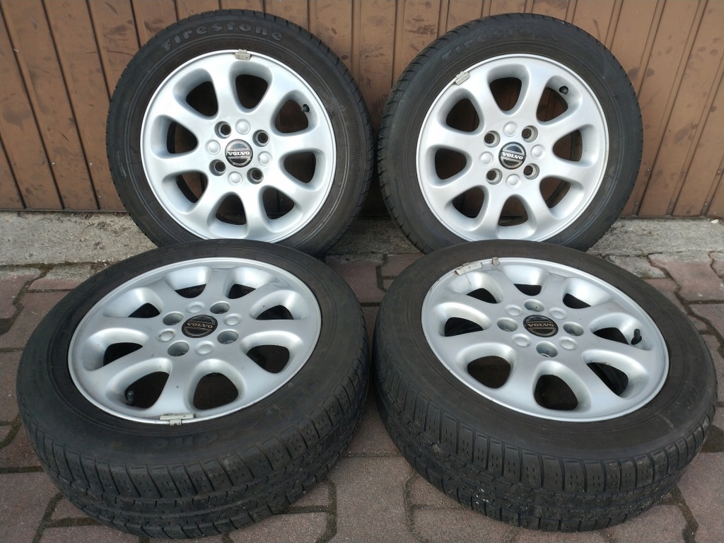 VOLVO V40 S40 6Jx15 ET44 komplet alufelg